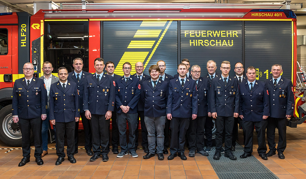 Gruppenbild Ehrungen und Beförderungen hp